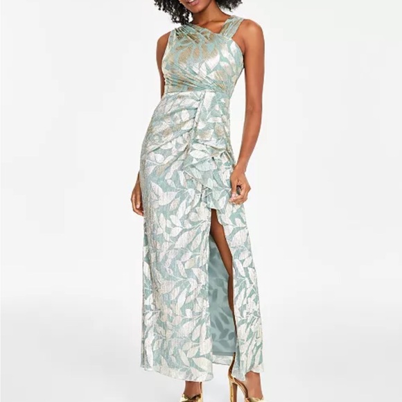 Adrianna Papell
Women's Asymmetric Metallic Mermaid Gown Size 4 - Picture 4 of 7